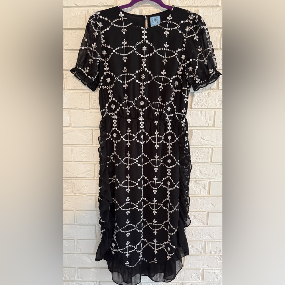 EUC CeCe Black and White Dress- Size 6